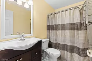 357 Cotswold Pl, Franklin Township, NJ 08873 - Photo 23