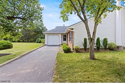 357 Cotswold Pl, Franklin Township, NJ 08873 - Photo 3