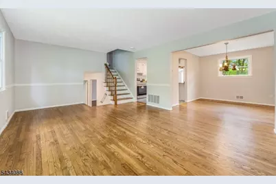 10 Lynnfield Ter, Lopatcong Township, NJ 08865 - Photo 5
