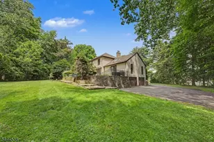 4 Unneberg Ave, Roxbury Township, NJ 07876 - Photo 31