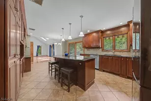 4 Unneberg Ave, Roxbury Township, NJ 07876 - Photo 5