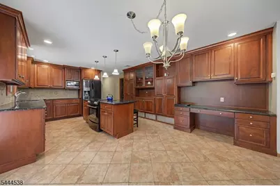 4 Unneberg Ave, Roxbury Township, NJ 07876 - Photo 7