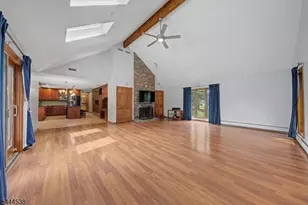 4 Unneberg Ave, Roxbury Township, NJ 07876 - Photo 9