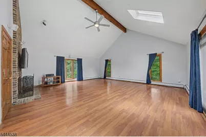 4 Unneberg Ave, Roxbury Township, NJ 07876 - Photo 9