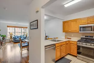 202 Cleveland Ln, Rockaway Township, NJ 07866 - Photo 7