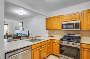 202 Cleveland Ln, Rockaway Township, NJ 07866 - Photo 5