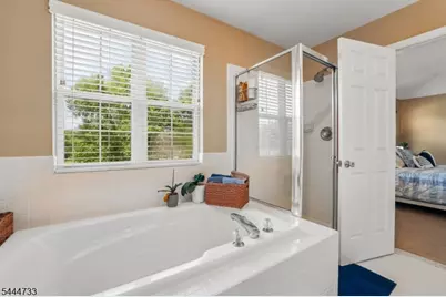 10 Redmond Ct, Bridgewater, NJ 08807 - Photo 17