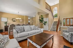 10 Redmond Ct, Bridgewater, NJ 08807 - Photo 3