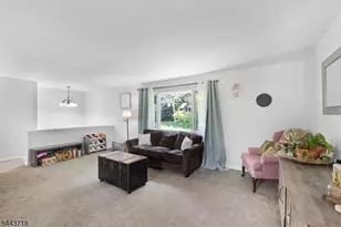 17 Muscotah Rd, Vernon, NJ 07422 - Photo 9