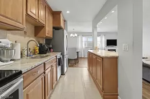 300 W Munsell Ave Cc5, Linden, NJ 07036 - Photo 13