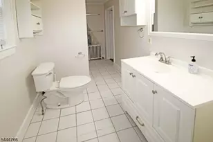 805 Green Pond Rd, Rockaway Township, NJ 07866 - Photo 9