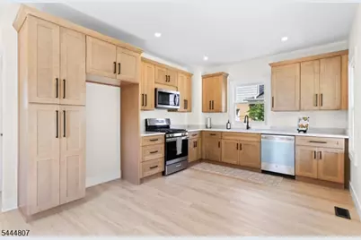 304 Irwin St, Phillipsburg, NJ 08865 - Photo 9