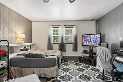 42 Walnut St, Edison, NJ 08817 - Photo 17