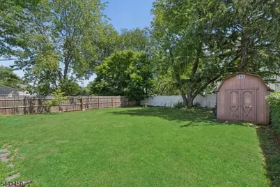 42 Walnut St, Edison, NJ 08817 - Photo 23
