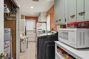42 Walnut St, Edison, NJ 08817 - Photo 9