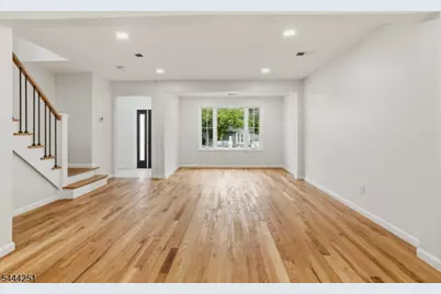 444 Joralemon St, Belleville, NJ 07109 - Photo 5