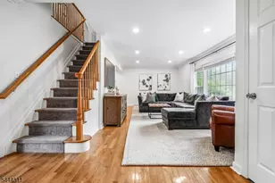 80 Briarwood Dr W, Berkeley Heights Township, NJ 07922 - Photo 3