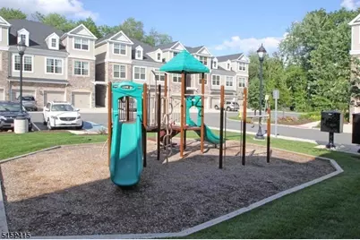 101 Welsh Pl, Morris Plains, NJ 07950 - Photo 19