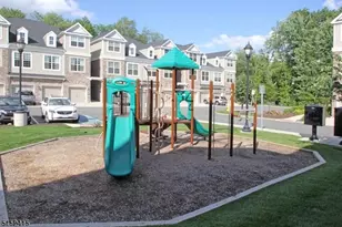 101 Welsh Pl, Morris Plains, NJ 07950 - Photo 19