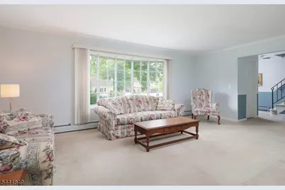 39 Saint Germain Dr, Clark Township, NJ 07066 - Photo 9