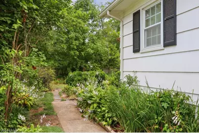 39 Saint Germain Dr, Clark Township, NJ 07066 - Photo 27