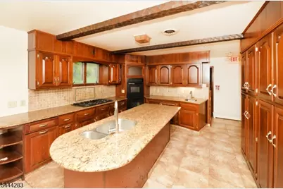 105 Ricker Dr, Ringwood, NJ 07456 - Photo 11