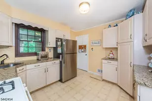 906 Maurice Ave, Rahway, NJ 07065 - Photo 9