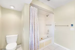250 Ridgedale Ave Unit, Florham Park, NJ 07932 - Photo 19