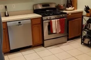 4 Colgate Dr, Newark, NJ 07103 - Photo 7