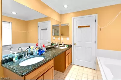 72 Albert Ct, Parsippany, NJ 07054 - Photo 21