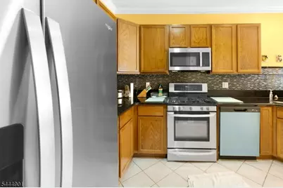 72 Albert Ct, Parsippany, NJ 07054 - Photo 31