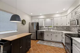 2 Countryside Dr, Bernards Township, NJ 07920 - Photo 3