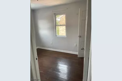 48 Dupont Pl, Irvington, NJ 07111 - Photo 5