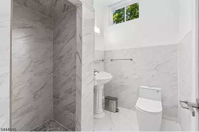140 N Farview Ave, Paramus, NJ 07652 - Photo 21