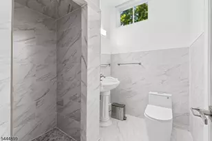 140 N Farview Ave, Paramus, NJ 07652 - Photo 21