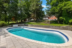 140 N Farview Ave, Paramus, NJ 07652 - Photo 27