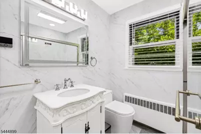 140 N Farview Ave, Paramus, NJ 07652 - Photo 13