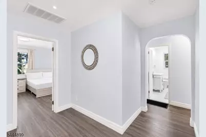 140 N Farview Ave, Paramus, NJ 07652 - Photo 11