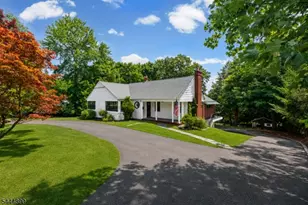 140 N Farview Ave, Paramus, NJ 07652 - Photo 3