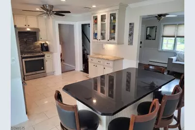 112 Sand Rd, Fairfield, NJ 07004 - Photo 7