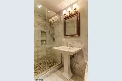 62 Candlewood Dr, New Providence, NJ 07974 - Photo 11