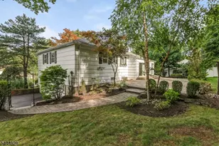 62 Candlewood Dr, New Providence, NJ 07974 - Photo 3