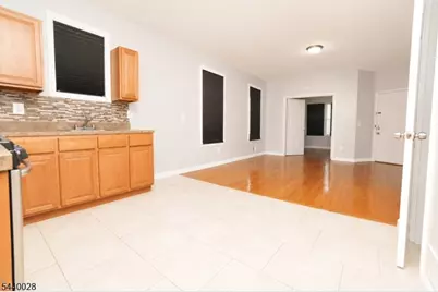 136 Dewey St, Newark, NJ 07112 - Photo 5