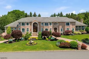 1 Wimbledon Ct, Cedar Grove, NJ 07009 - Photo 3