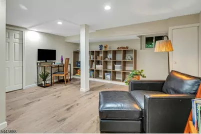 11 Manor Rd, Verona, NJ 07044 - Photo 21
