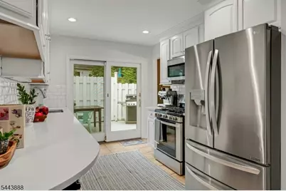 11 Manor Rd, Verona, NJ 07044 - Photo 9
