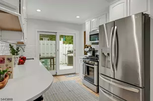 11 Manor Rd, Verona, NJ 07044 - Photo 9