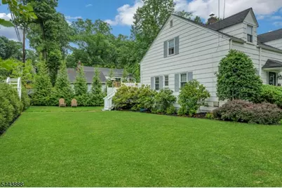 11 Manor Rd, Verona, NJ 07044 - Photo 3