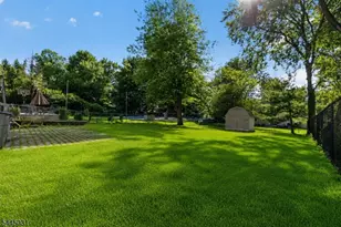 29 Laurel Ave, Livingston, NJ 07039 - Photo 23