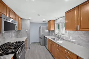 29 Laurel Ave, Livingston, NJ 07039 - Photo 9